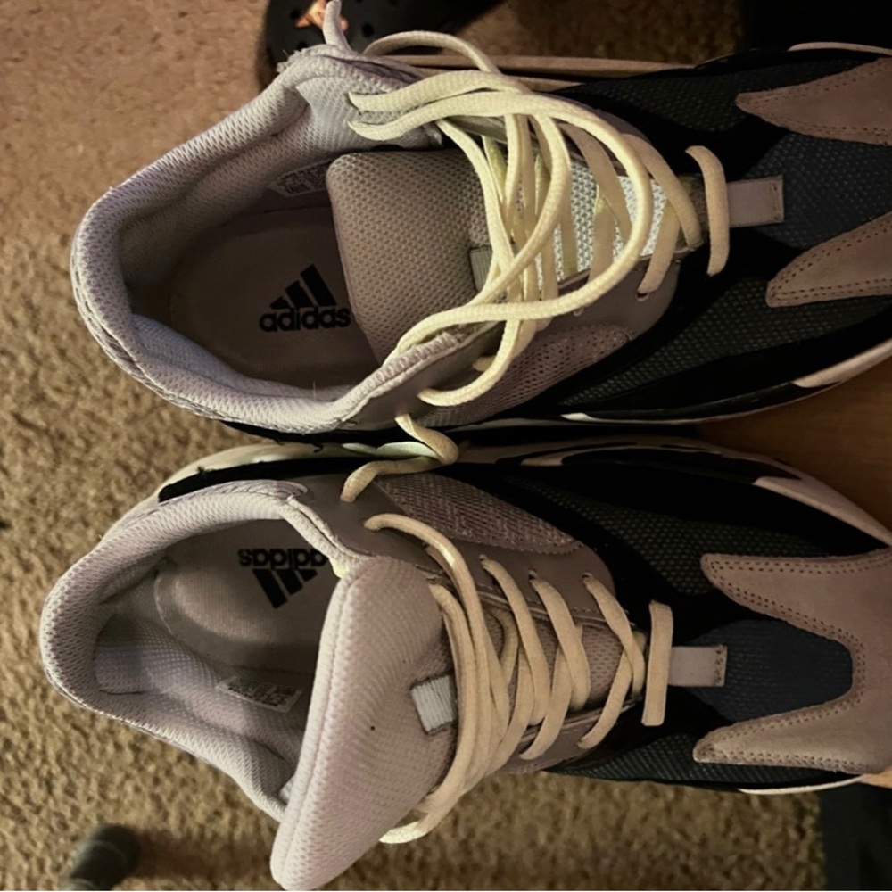Adidas 700 Wave Runner - Picture 1 of 8